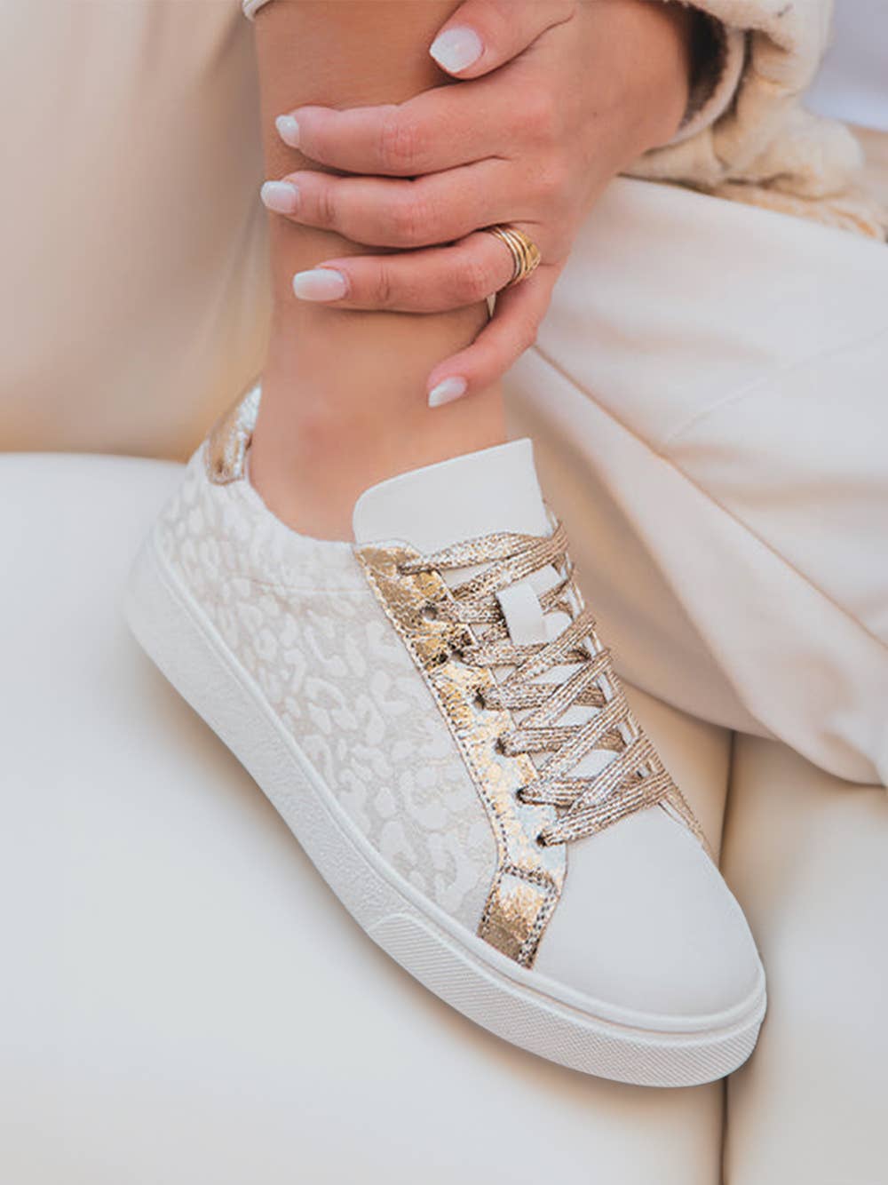 Leopard Print Glitter Patched PU Leather Lace-up Shoes